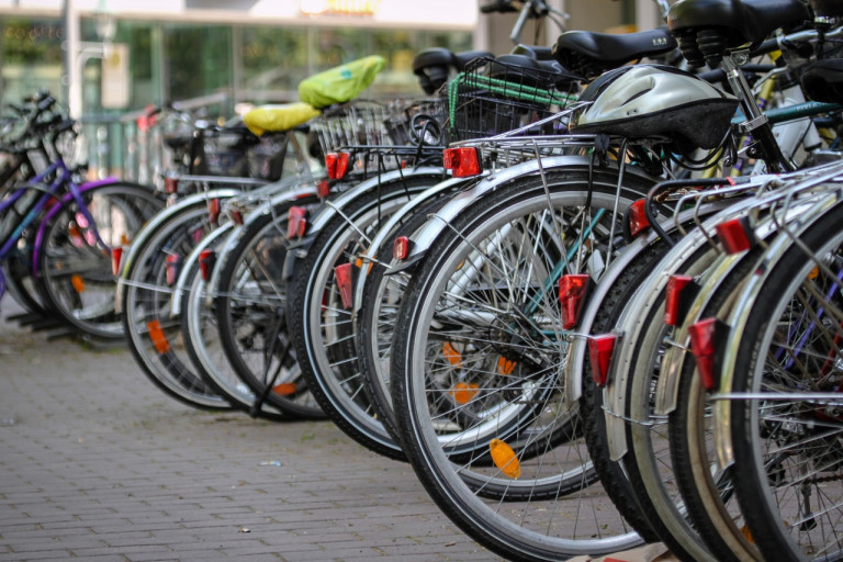 Beschluss, das Angebot von Fahrradstellplätzen in der Innenstadt zu verbessern, immer noch nicht umgesetzt